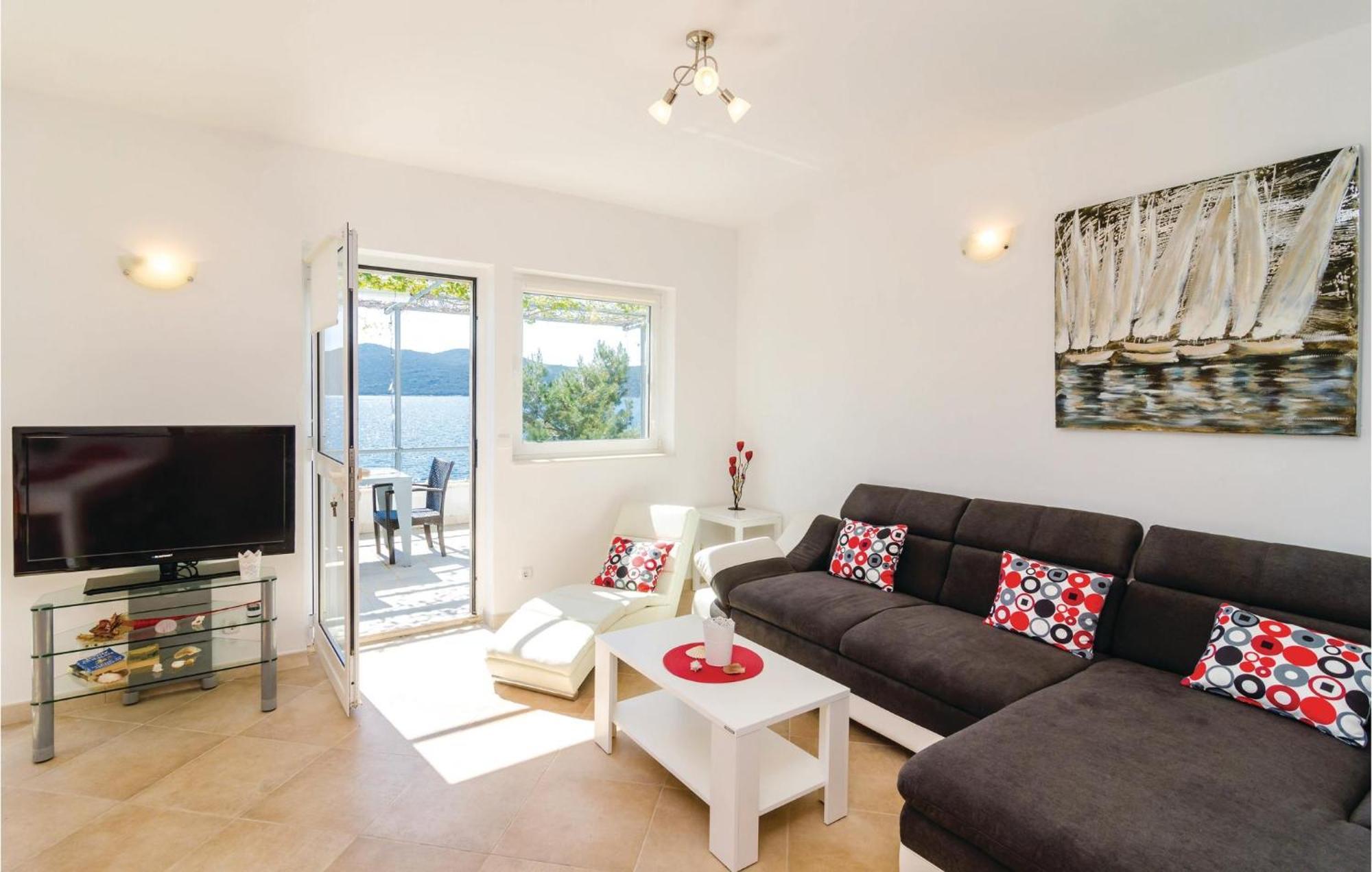 2 Bedroom Awesome Apartment In Ratac Orasac Exterior foto